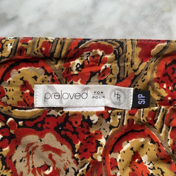 Preloved for HR Shorts - Picture 3 of 3